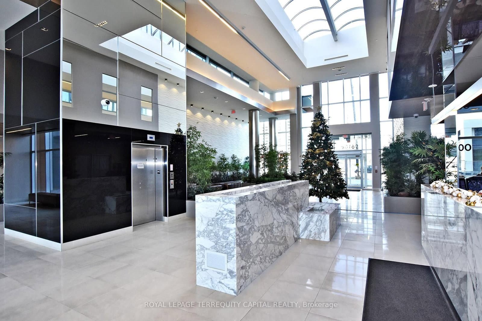 9608 Yonge Street, Unit 1011 - Image 2