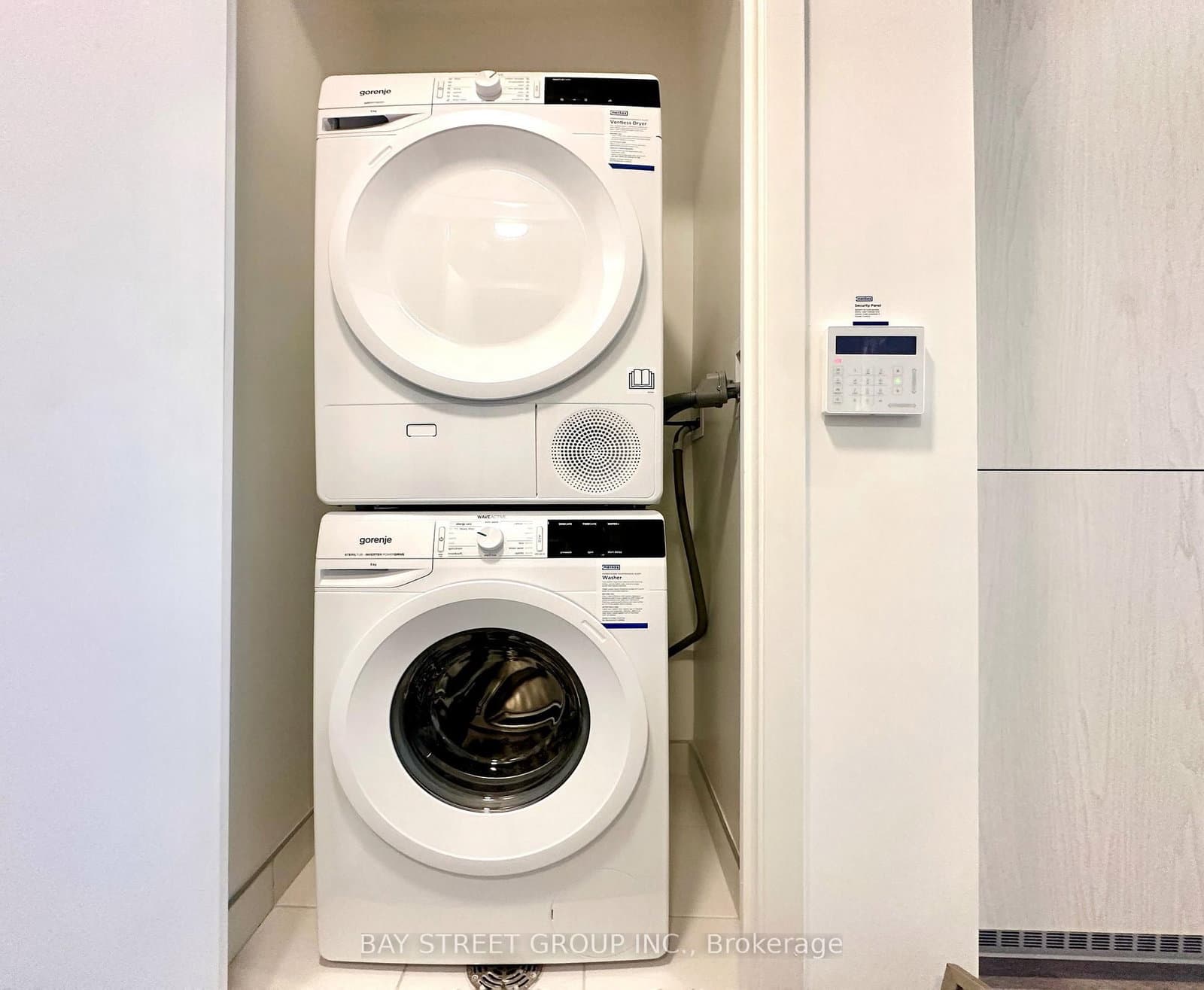 28 Interchange Way, Unit 4102 - Image 4