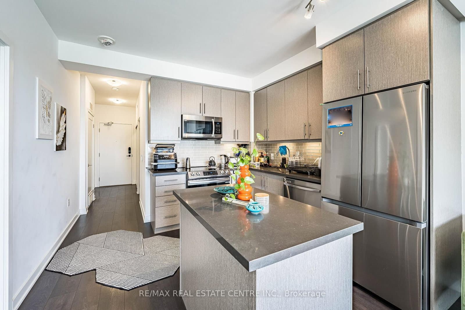 105 Oneida Crescent, Unit 1909 - Image 6