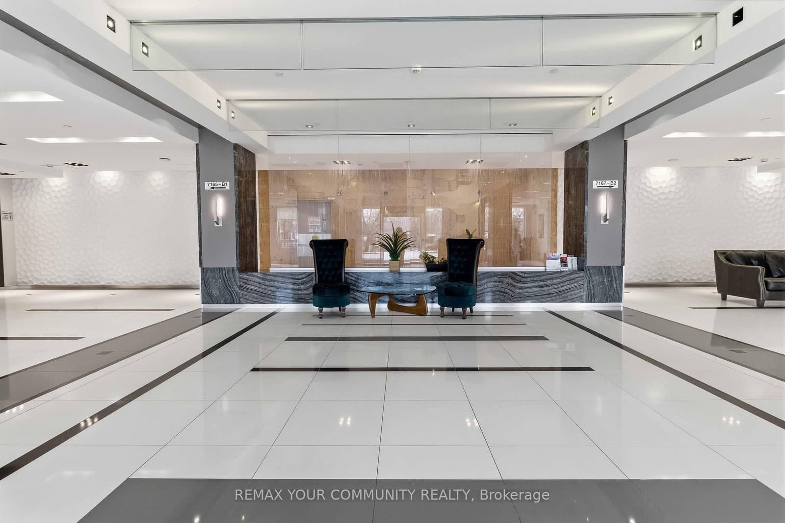 7167 Yonge Street, Unit 418 - Image 3