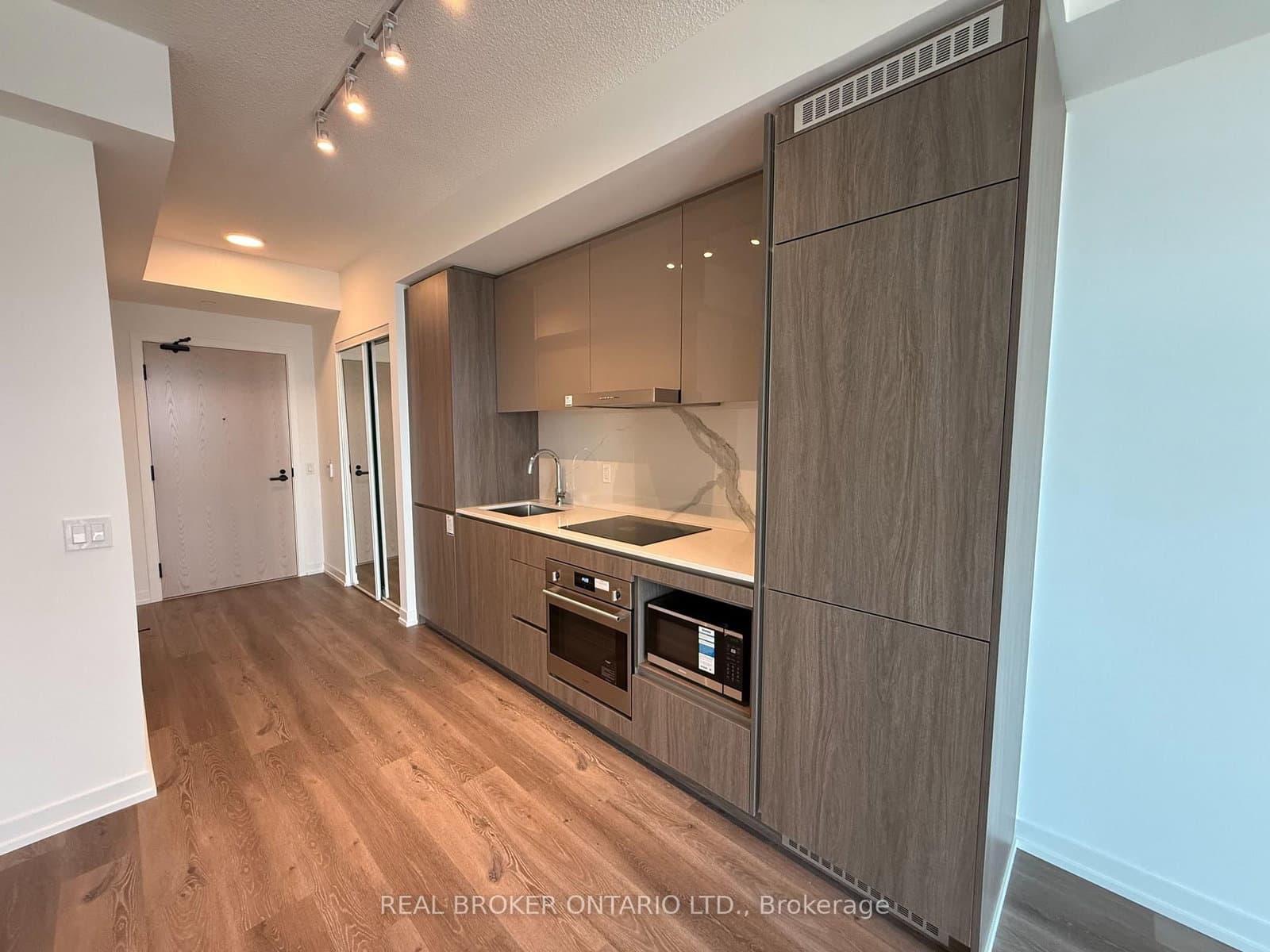 28 Interchange Way, Unit 2507 - Image 6