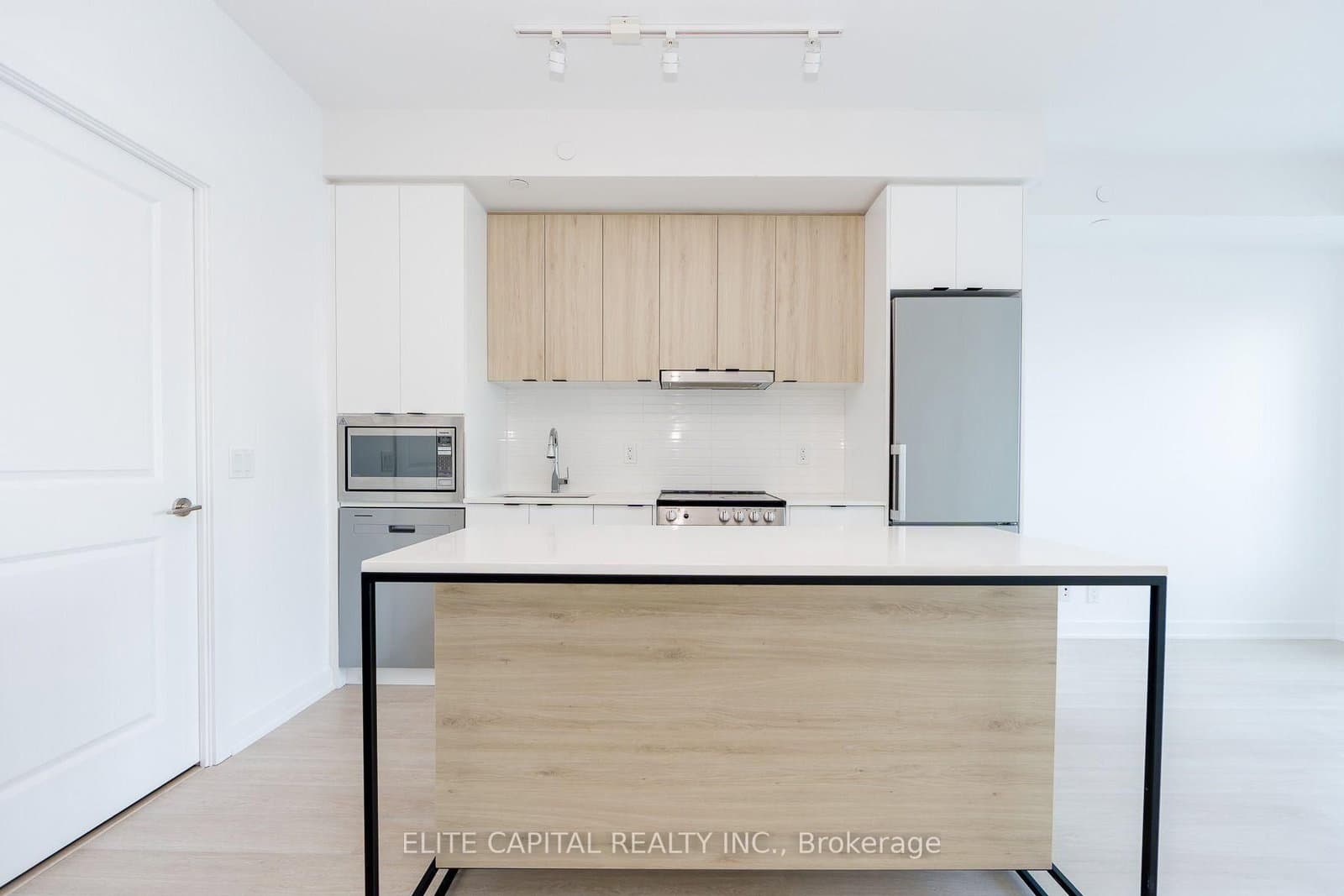 50 Upper Mall Way, Unit 428 - Image 4