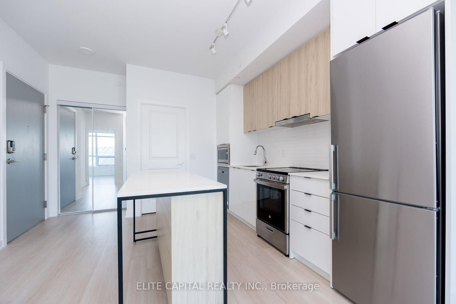 50 Upper Mall Way, Unit 428 - Image 6