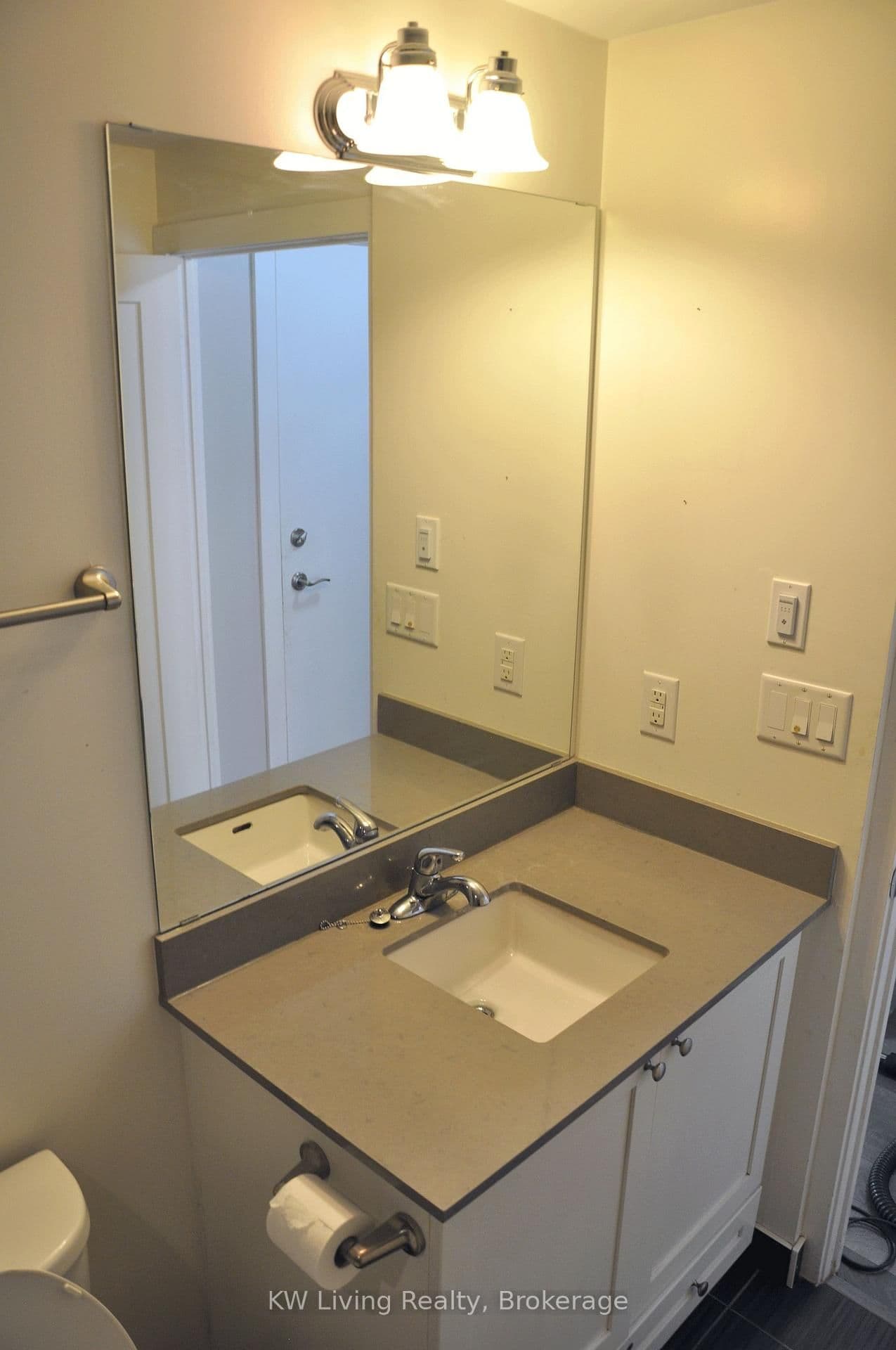 28 Prince Regent Street, Unit 305 - Image 4