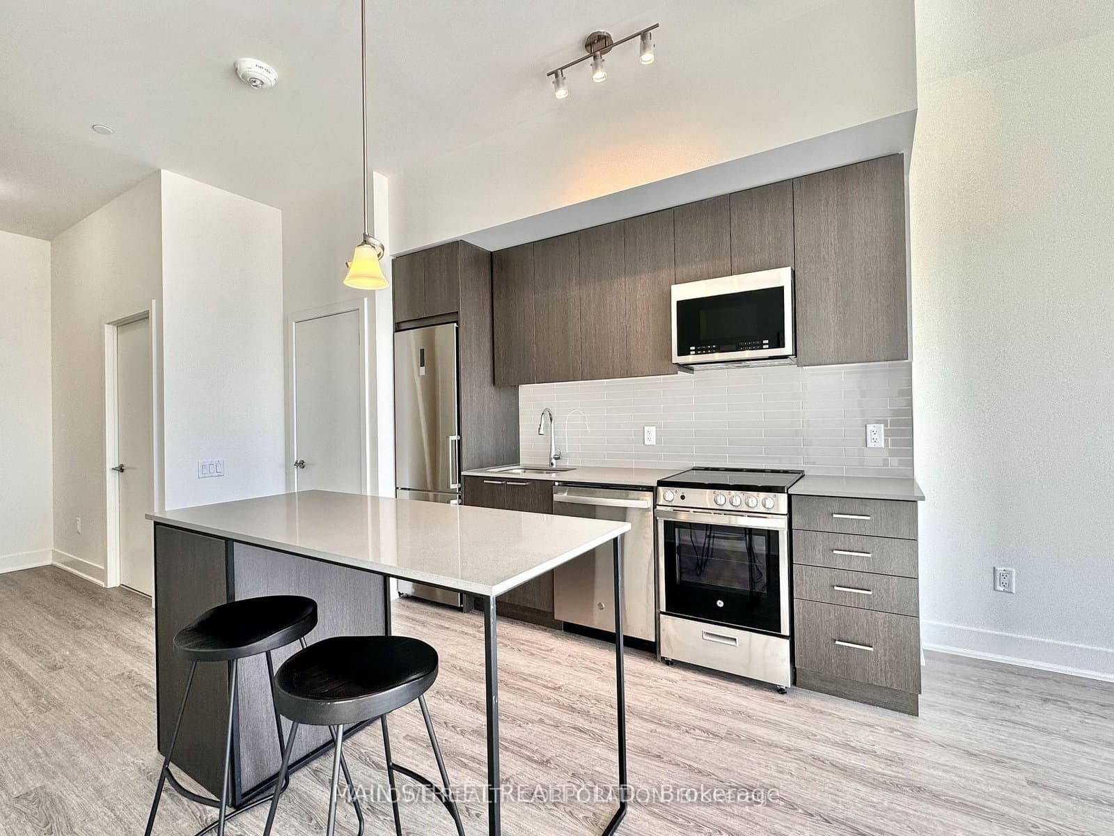 185 Deerfield Road, Unit PH06 - Image 6