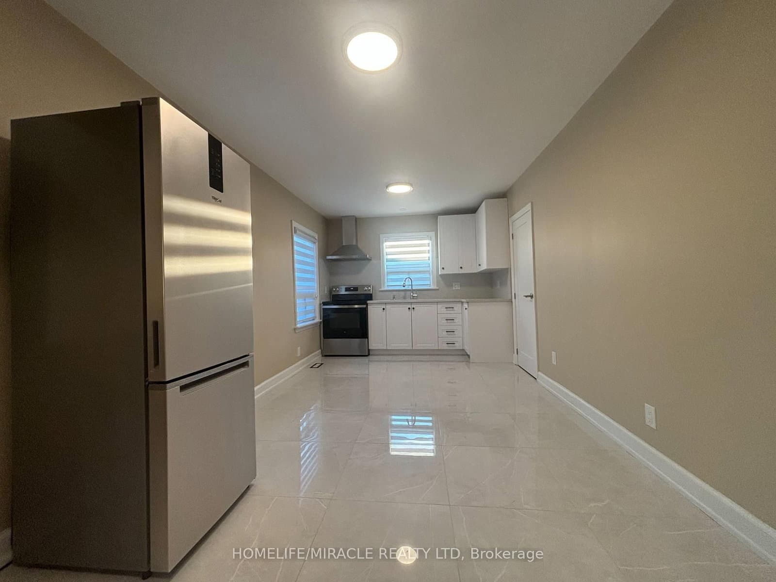 54 Hawman Avenue, Unit Upper floor suite - Image 3