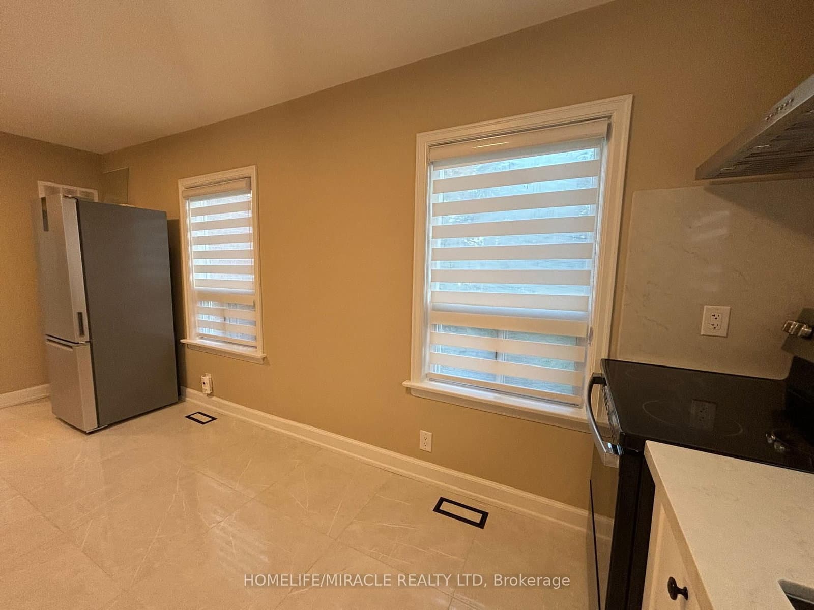 54 Hawman Avenue, Unit Upper floor suite - Image 5