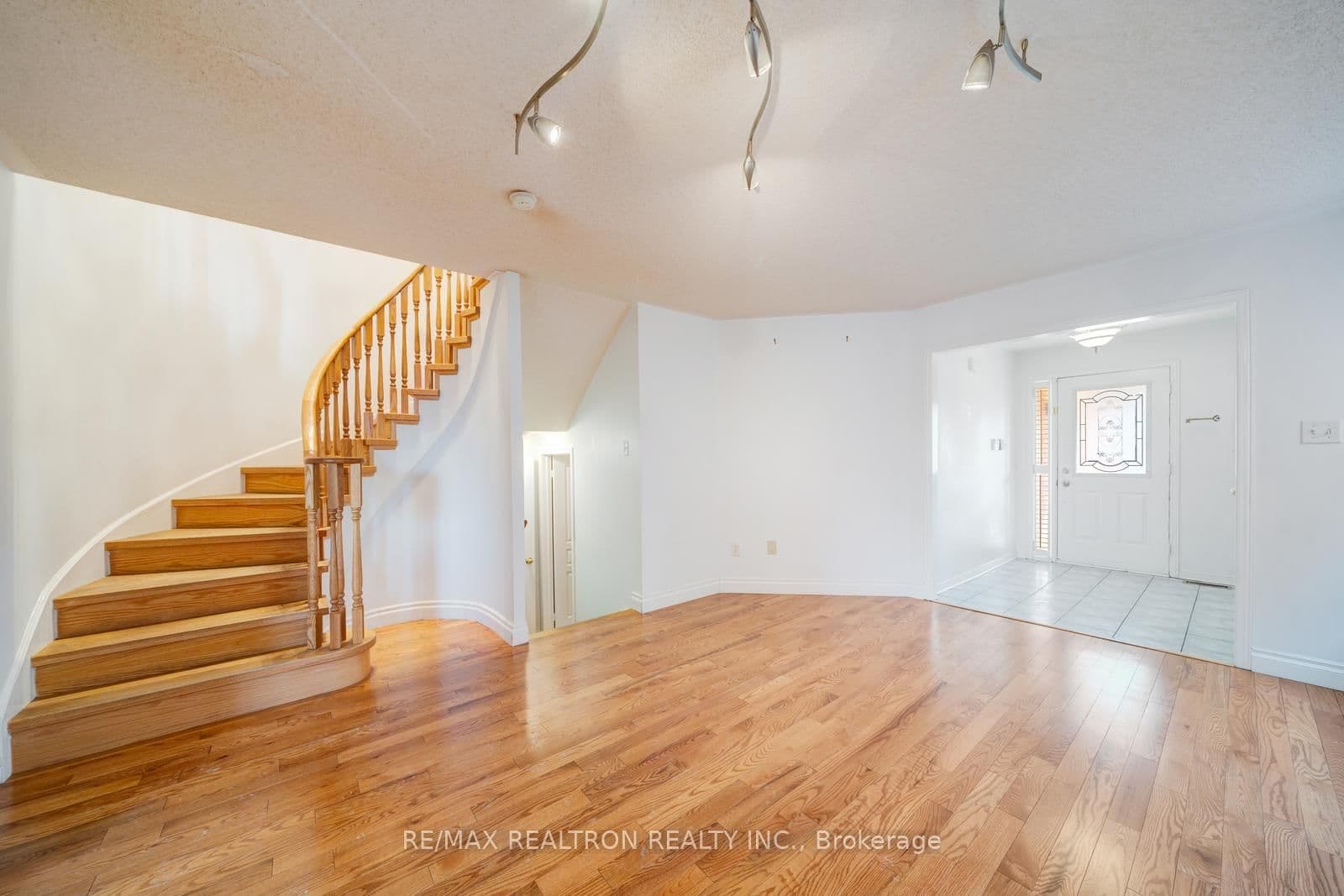 60 Harmony Road - Image 3