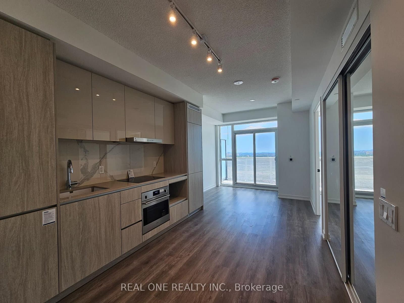 28 Interchange Way, Unit 3611 - Image 4