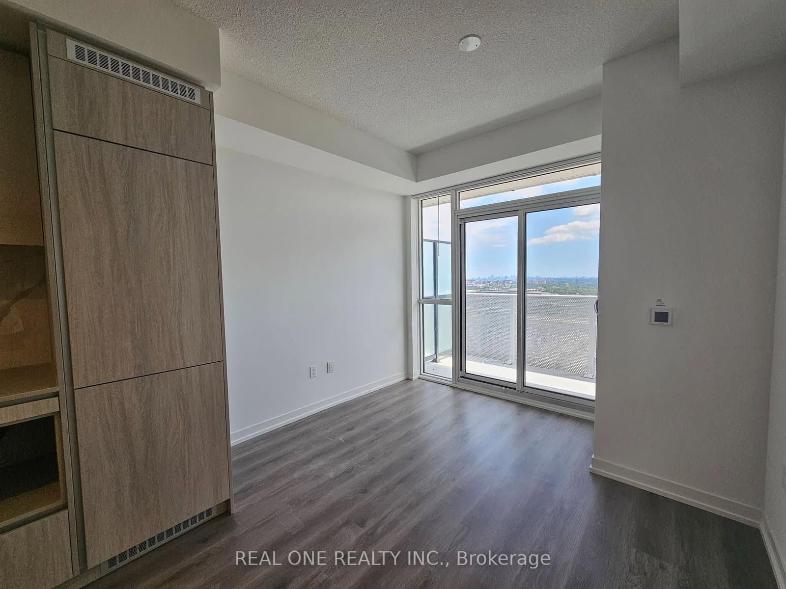 28 Interchange Way, Unit 3611 - Image 5