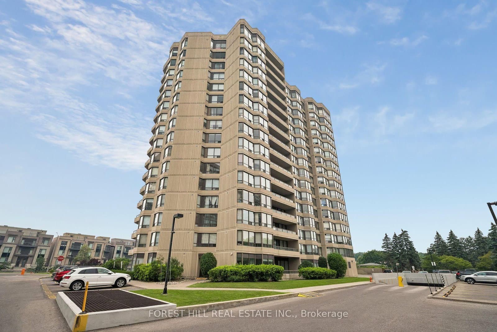 #101 - 7420 Bathurst Street