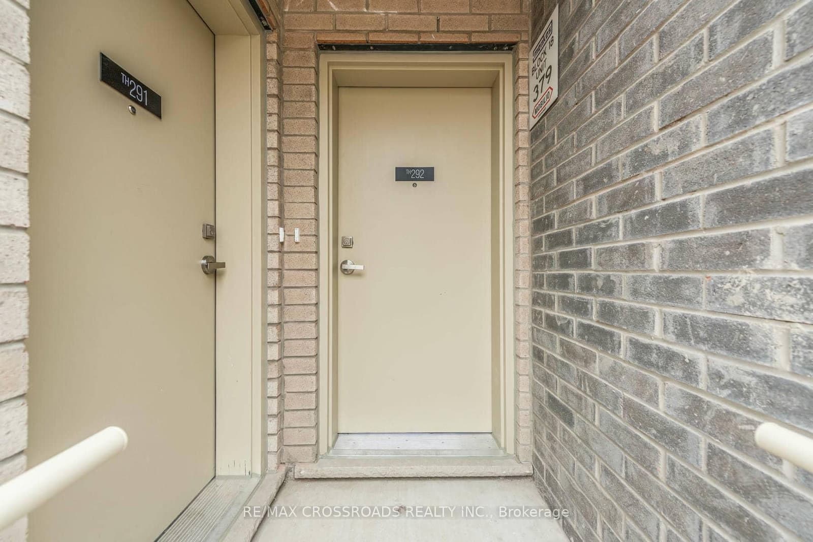 140 Honeycrisp Crescent, Unit 292 - Image 2
