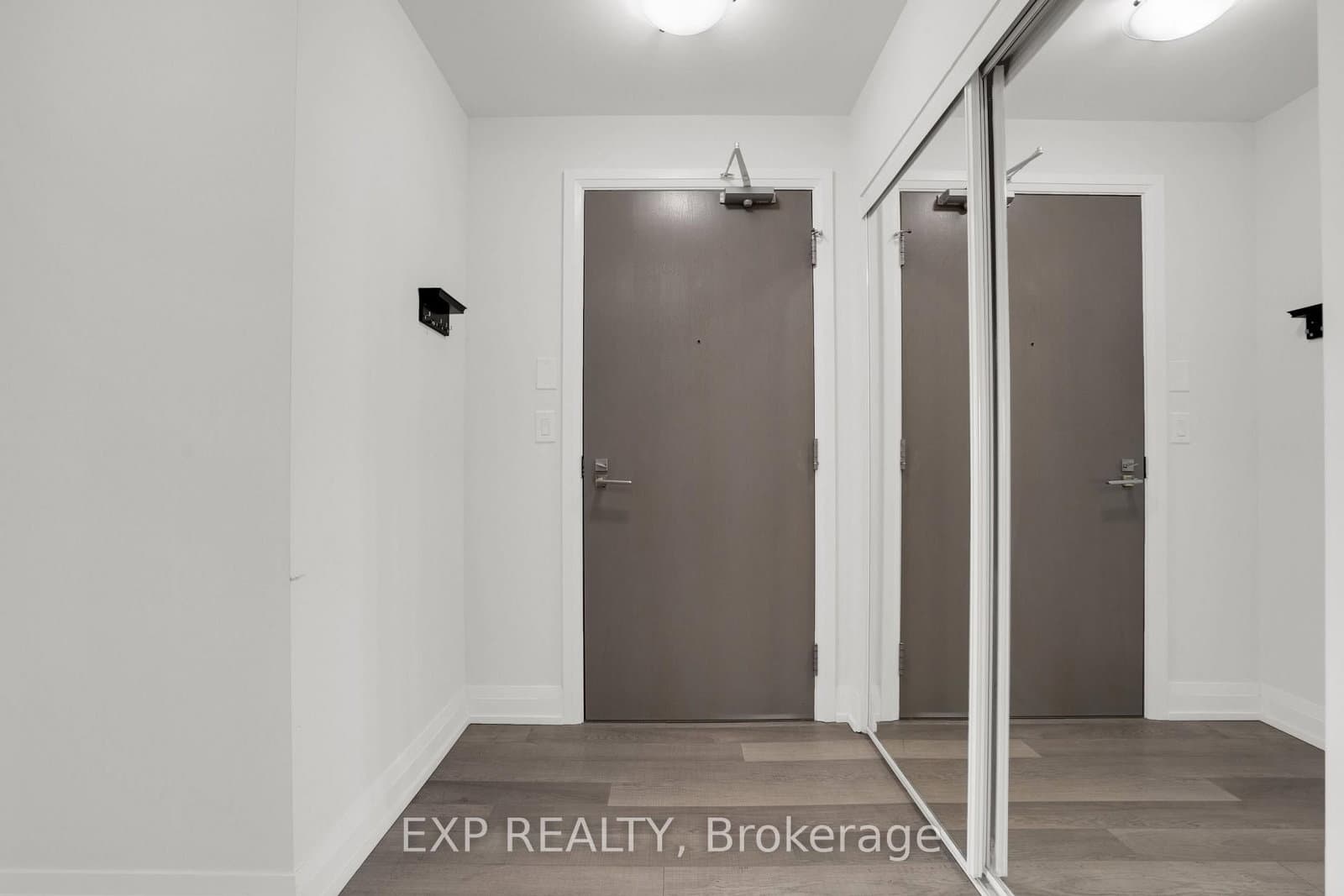 7167 Yonge Street, Unit 619 - Image 5