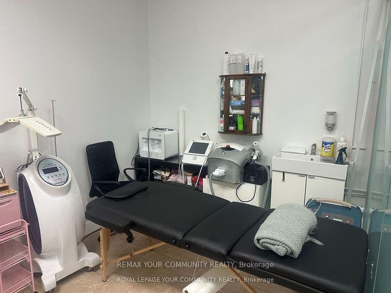 7163 Yonge Street, Unit 214 - Image 2
