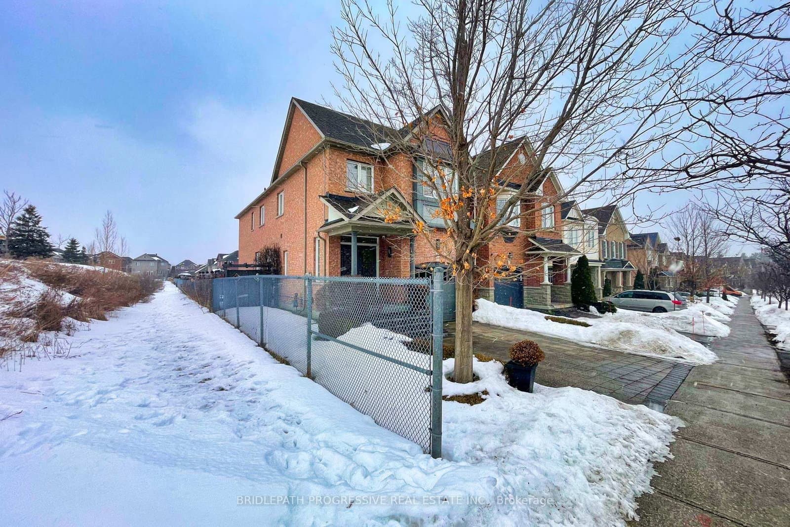 64 Sir Sanford Fleming Way - Image 3