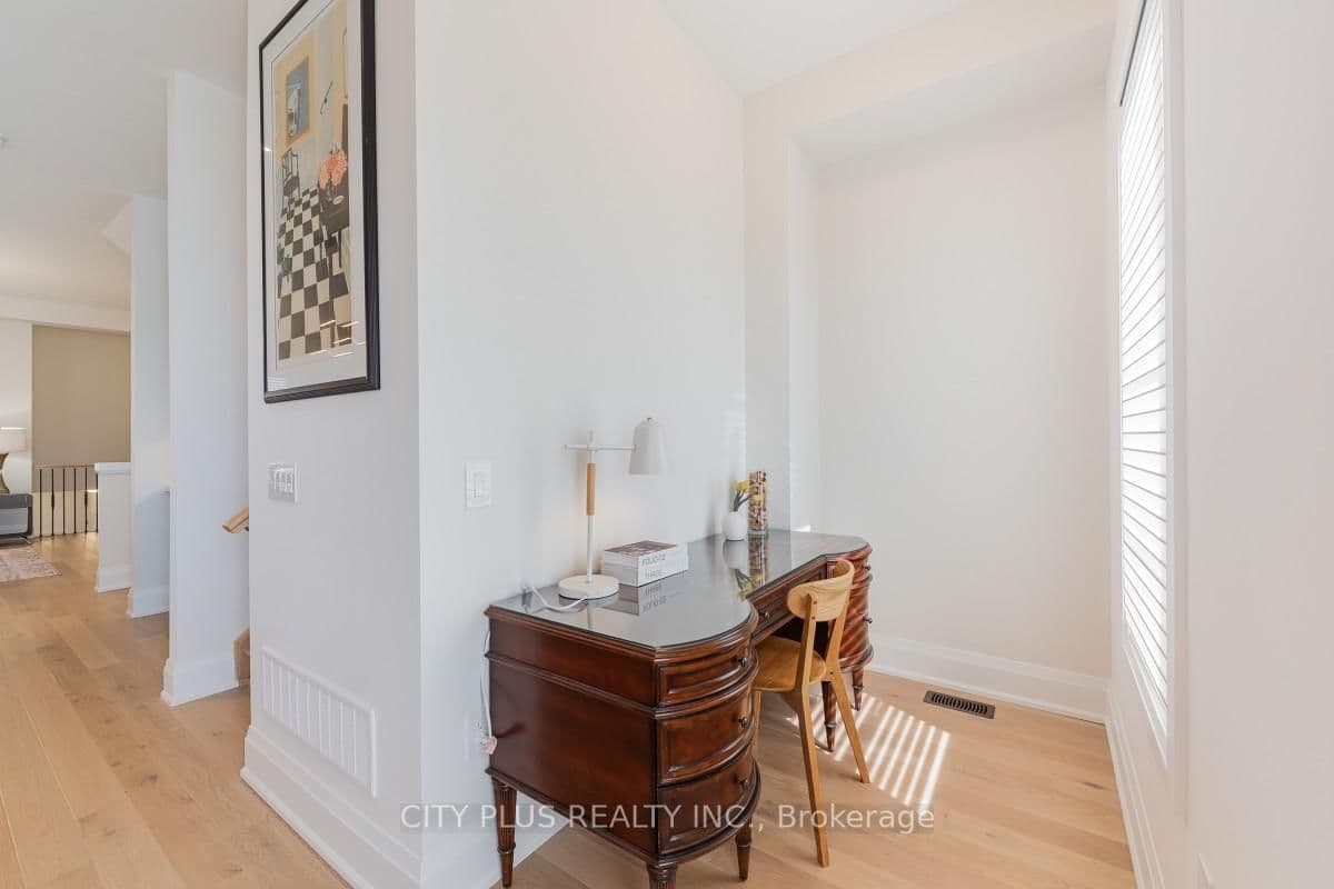 9398 Bayview Avenue - Image 5