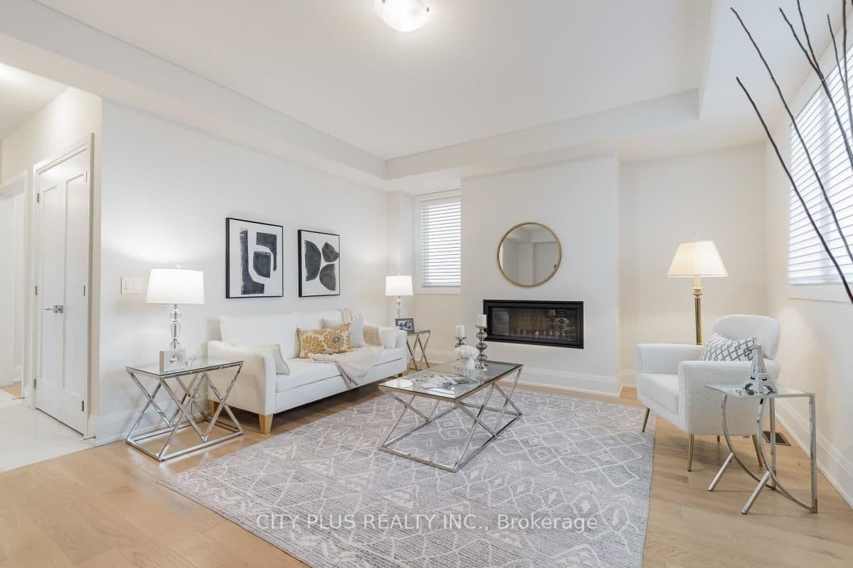 9398 Bayview Avenue - Image 6