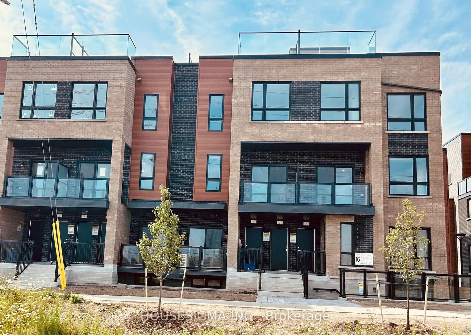 16 Lytham Green Circ Circle, Unit 1 - Image 1
