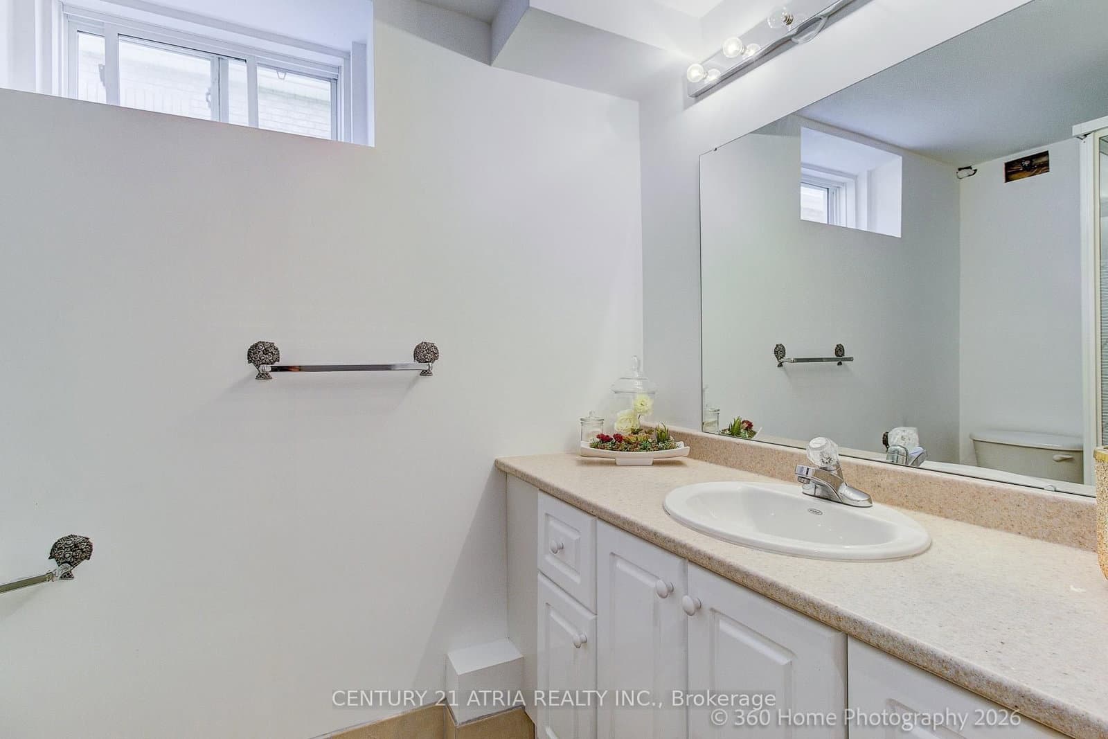 176 Laurentian Boulevard - Image 3