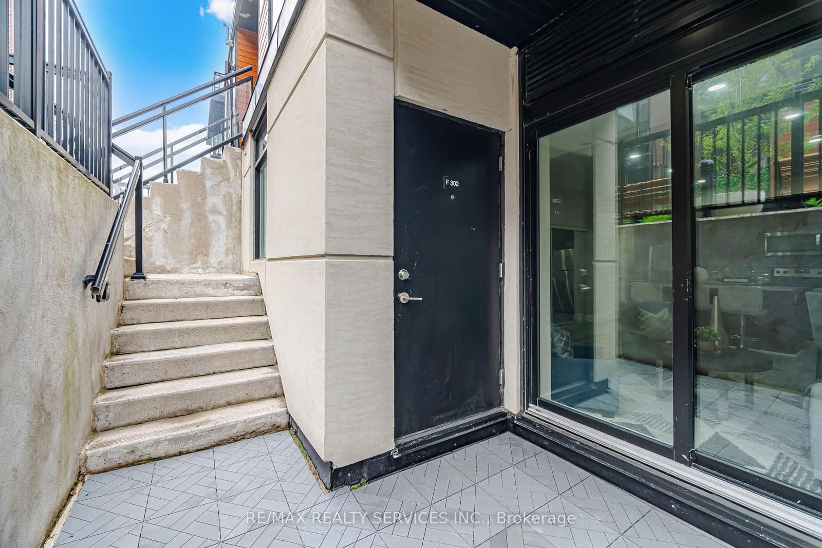 26 Coles Avenue, Unit 302 - Image 4
