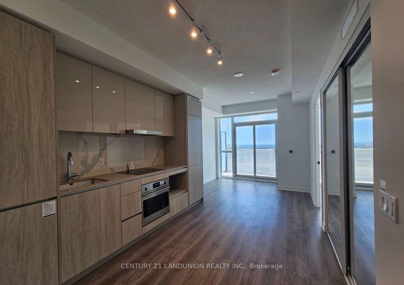 28 Interchange Way, Unit 3102 - Image 3