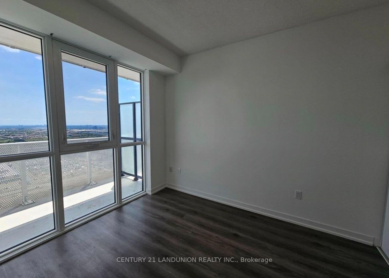 28 Interchange Way, Unit 3102 - Image 6