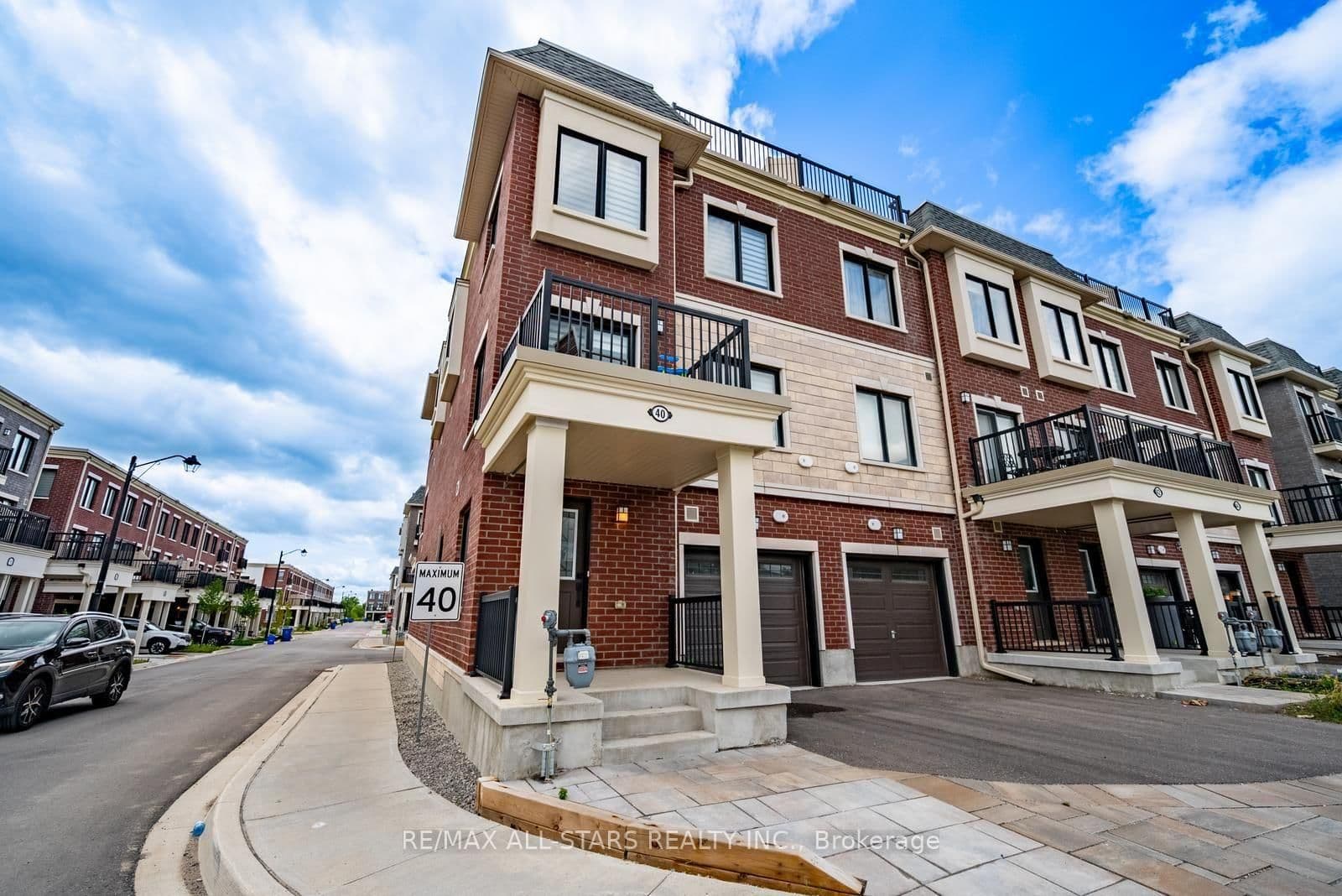 40 Covington Crescent - Image 1