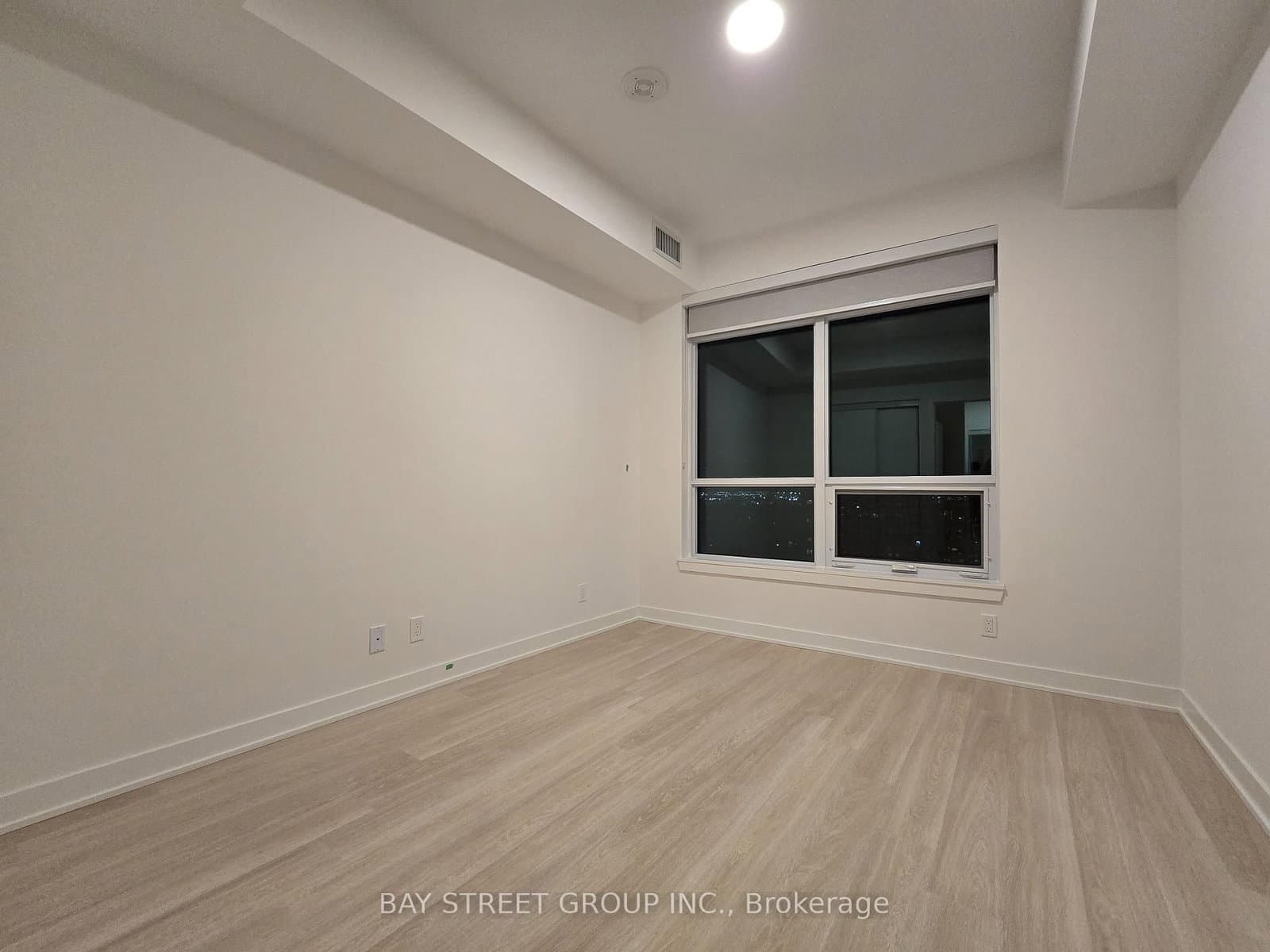 50 Upper Mall Way, Unit 1806B - Image 3