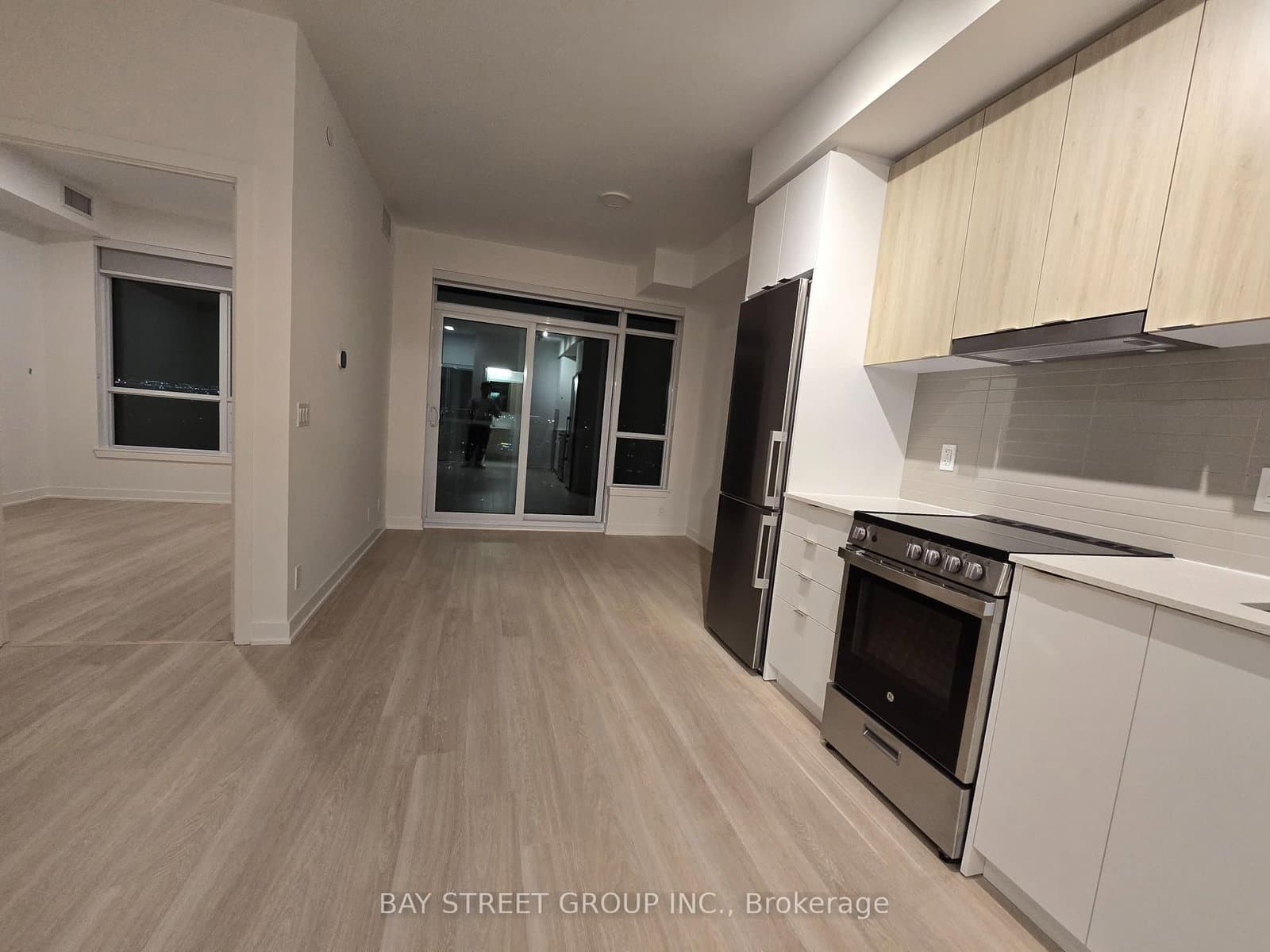 50 Upper Mall Way, Unit 1806B - Image 6