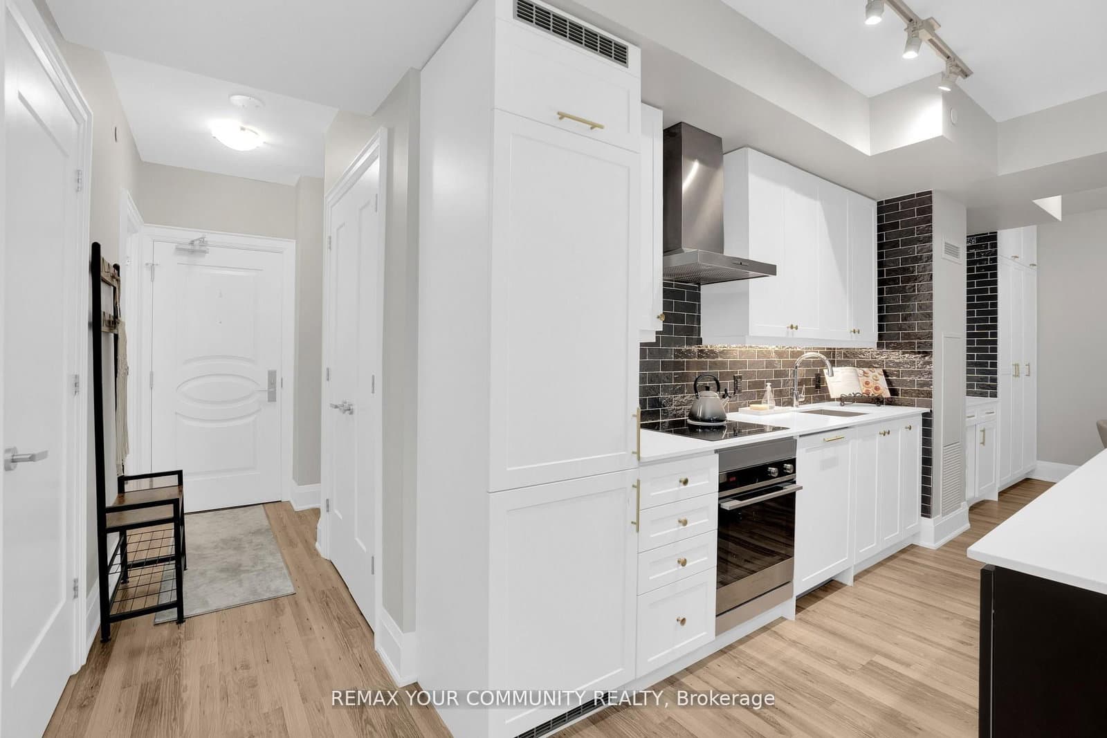 9085 Jane Street, Unit 523 - Image 2