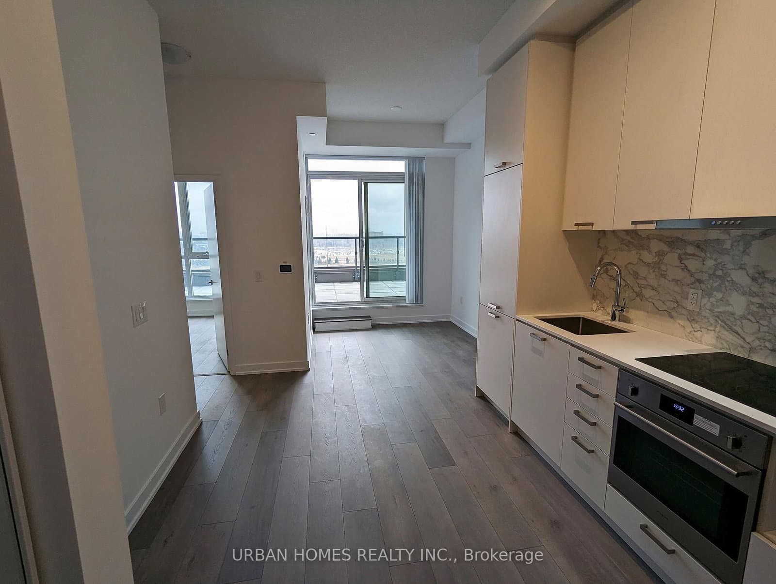 38 Honeycrisp Crescent, Unit 1205 - Image 4