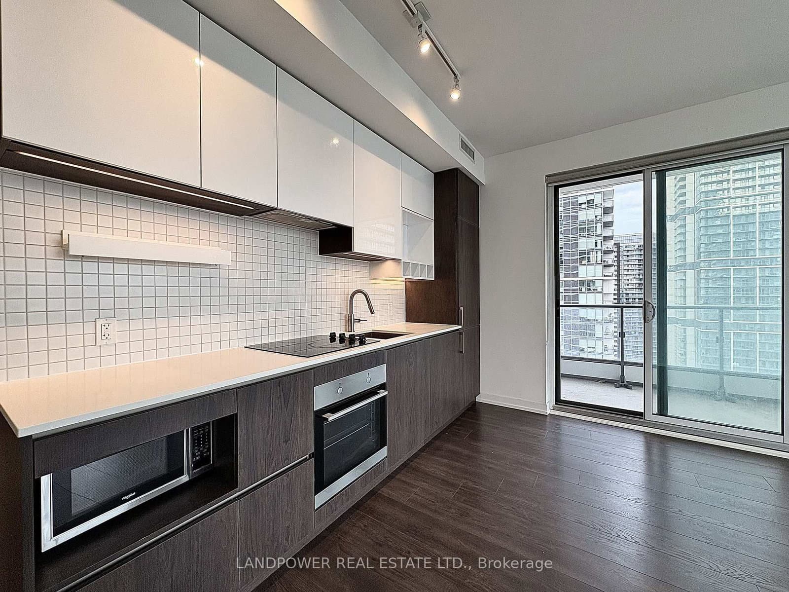 950 Portage Parkway, Unit 3006