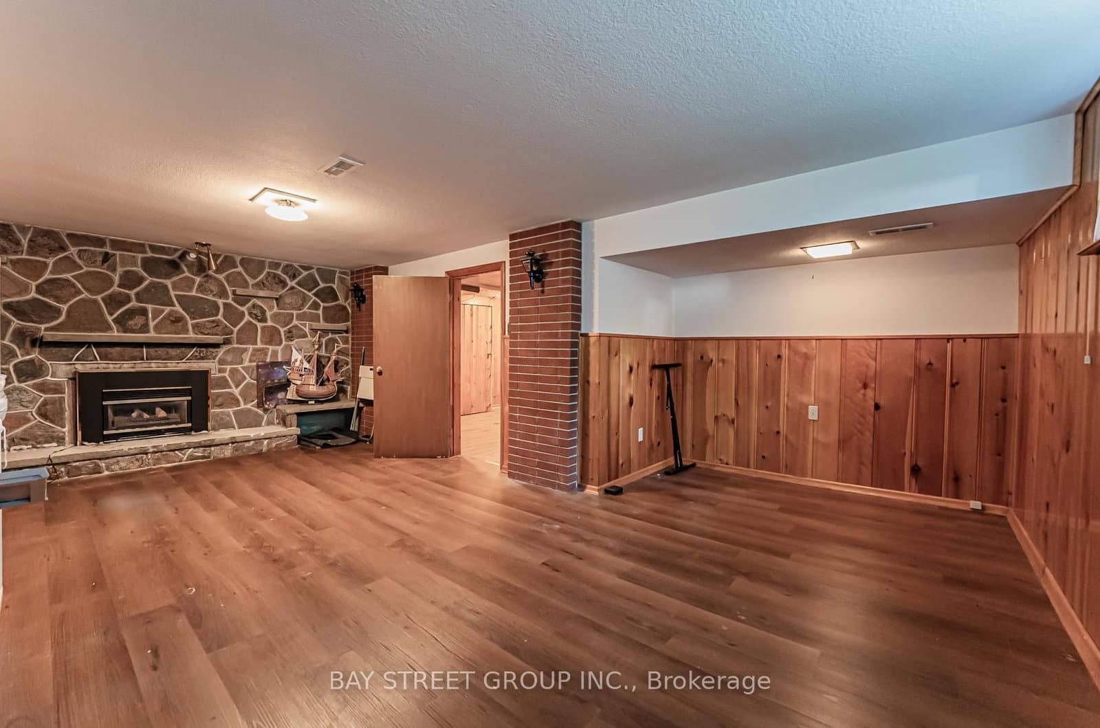 394 Centre Street E, Unit Lower - Image 3