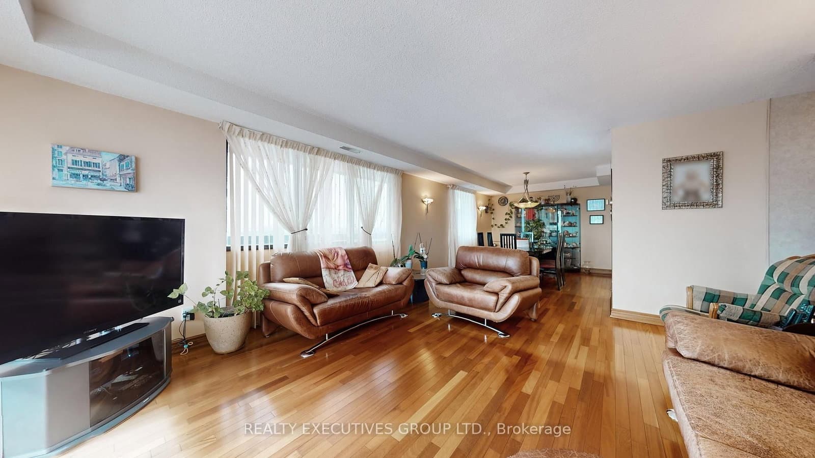 8111 Yonge Street, Unit 1403 - Image 5