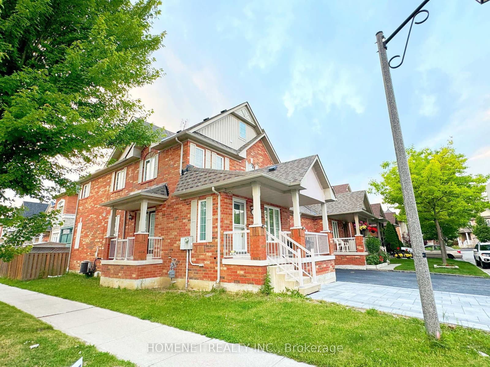 2 Stotts Crescent