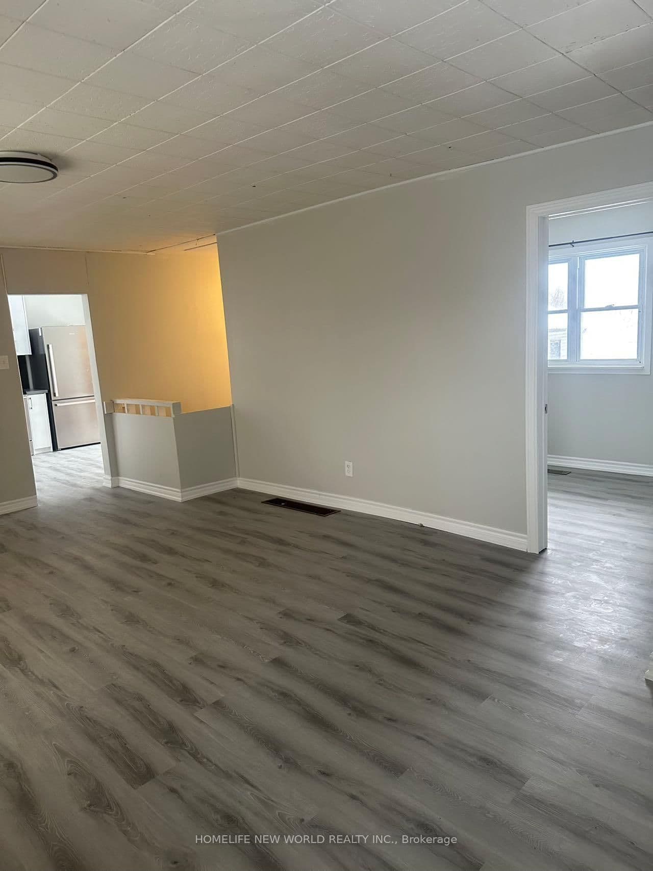 15395 Bayview Avenue - Image 2
