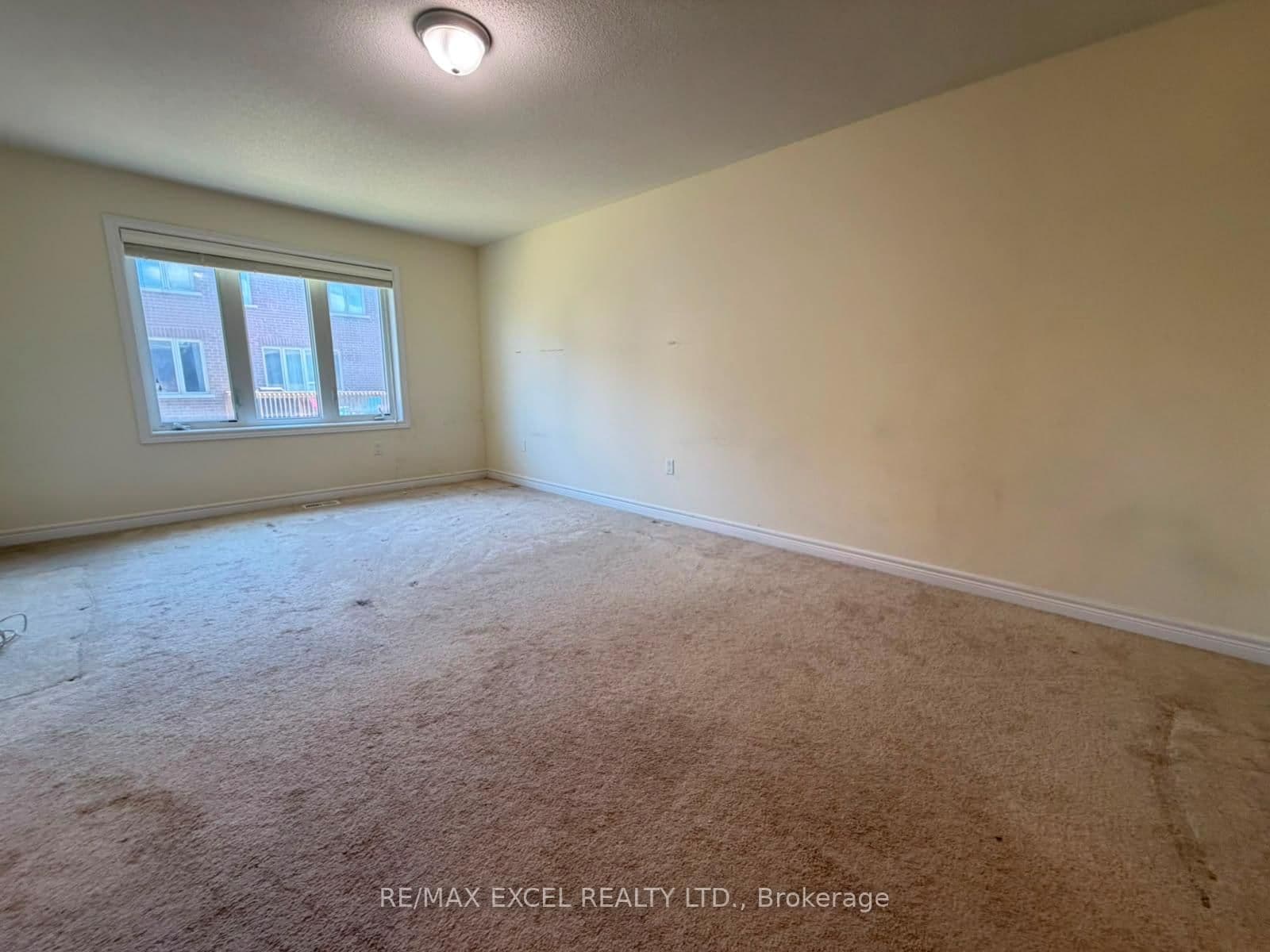 27 Manston Crescent - Image 3