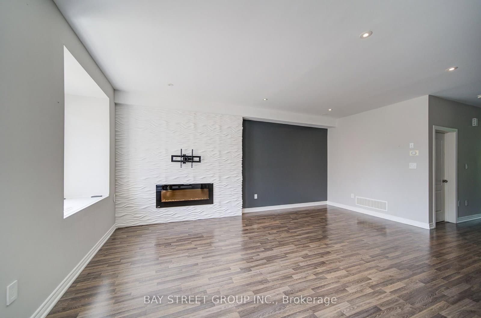 48 Roy Grove Way - Image 6