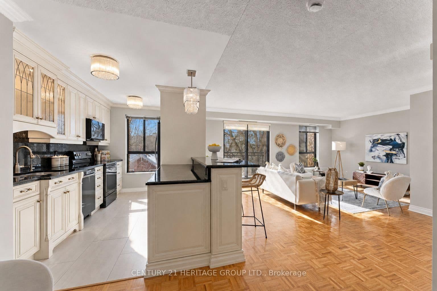 15390 Yonge Street, Unit PH 1 - Image 6