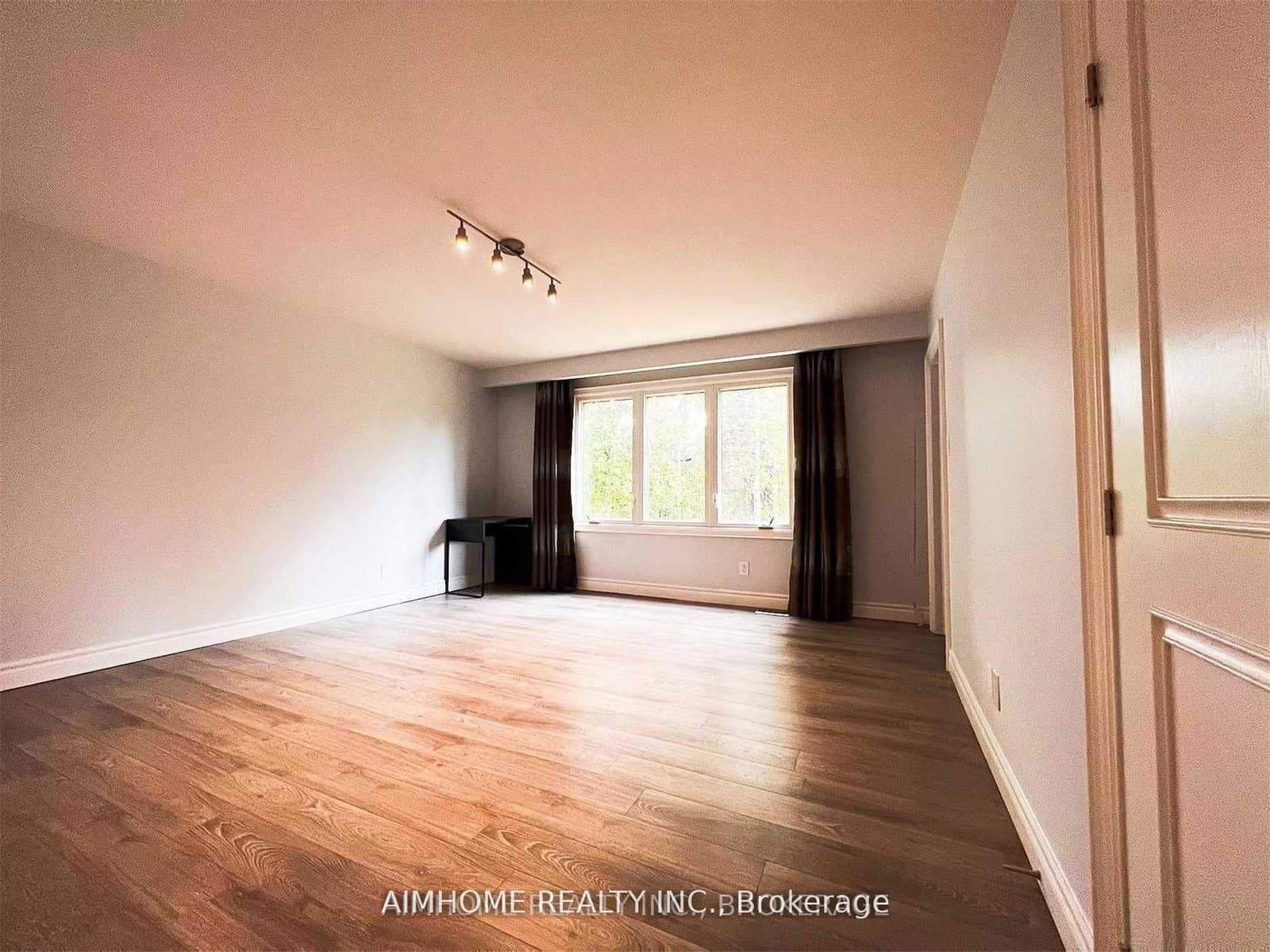 344 Steeles Avenue E - Image 6