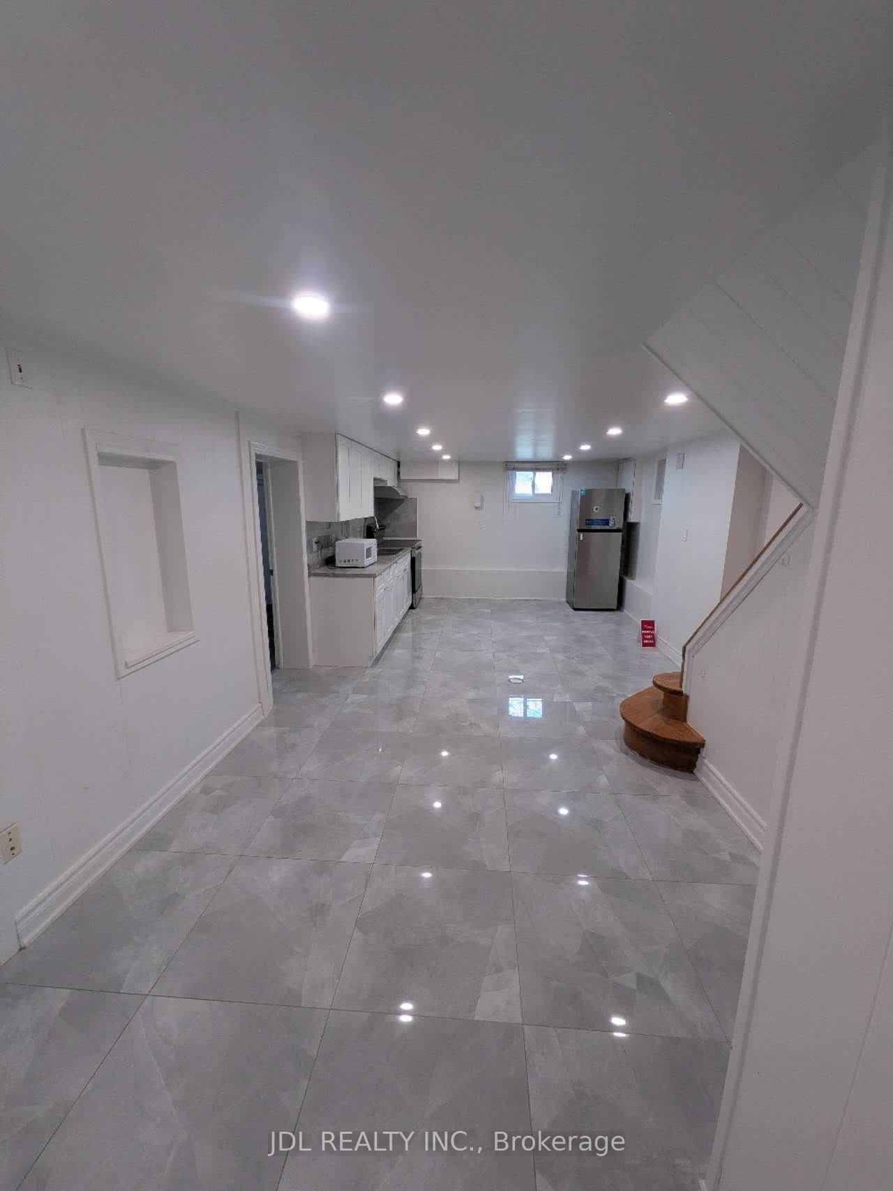 345 Centre Street E - Image 2