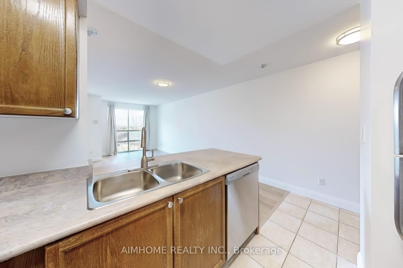 3 Ellesmere Street, Unit 413 - Image 1
