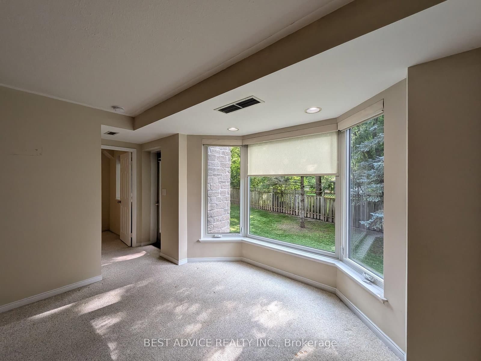 85 Wellington Street W, Unit 104 - Image 6