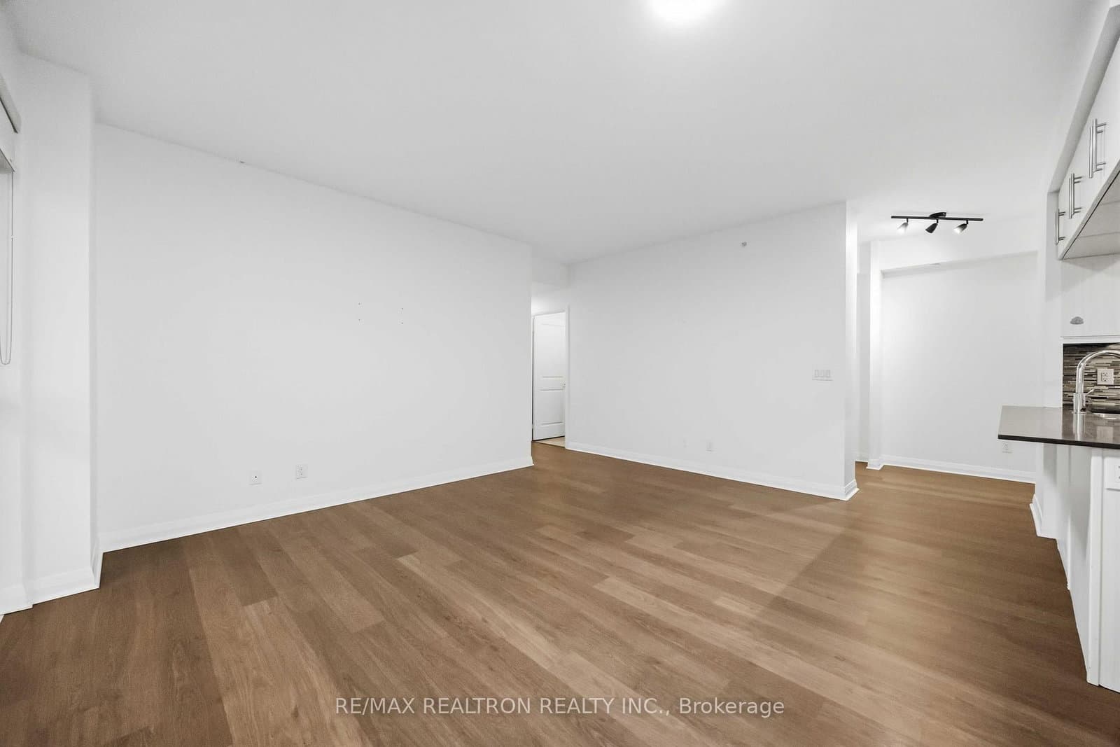 55 Oneida Crescent, Unit 1904 - Image 6