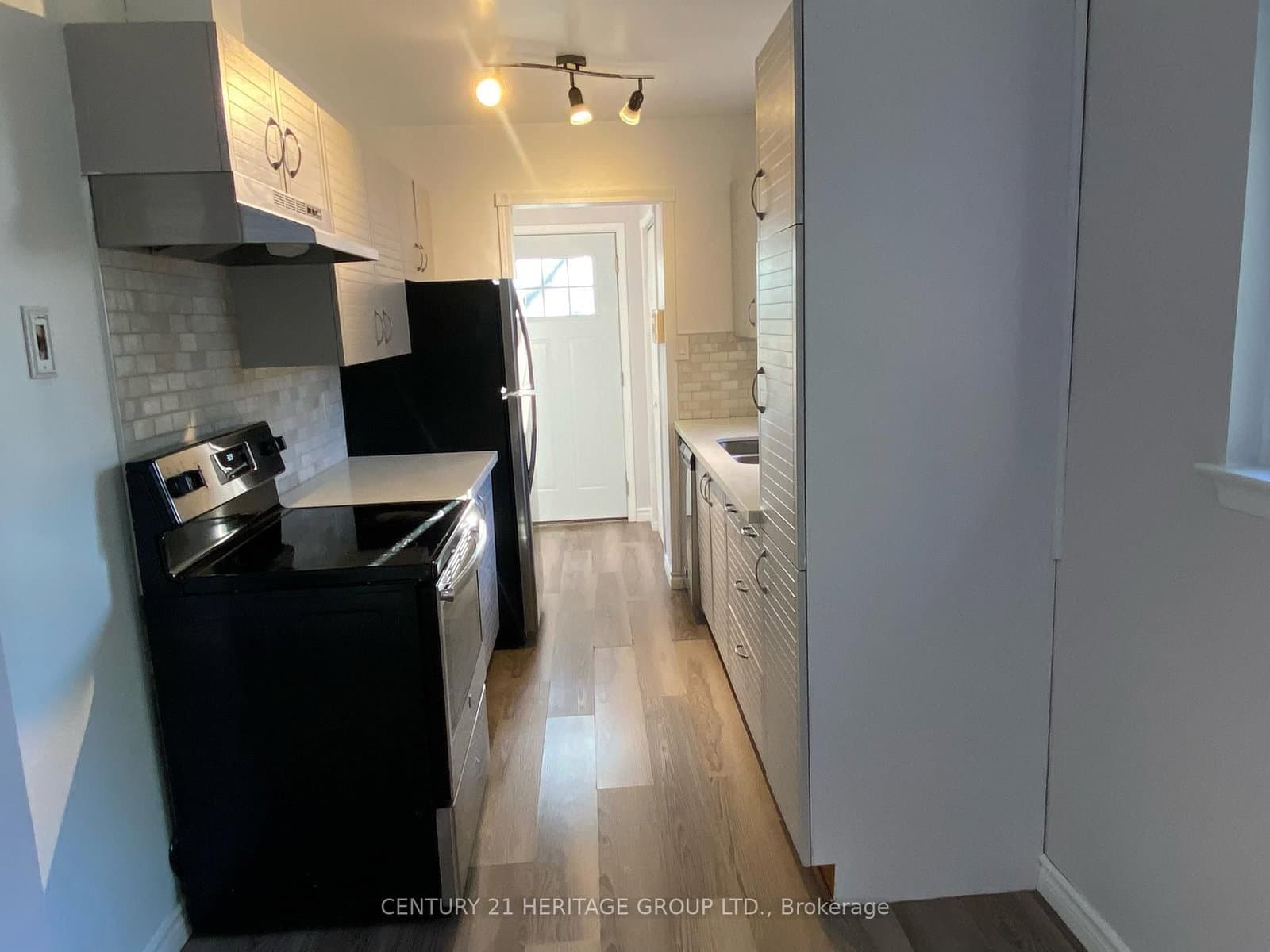 779 Greenfield Crescent, Unit Main - Image 6