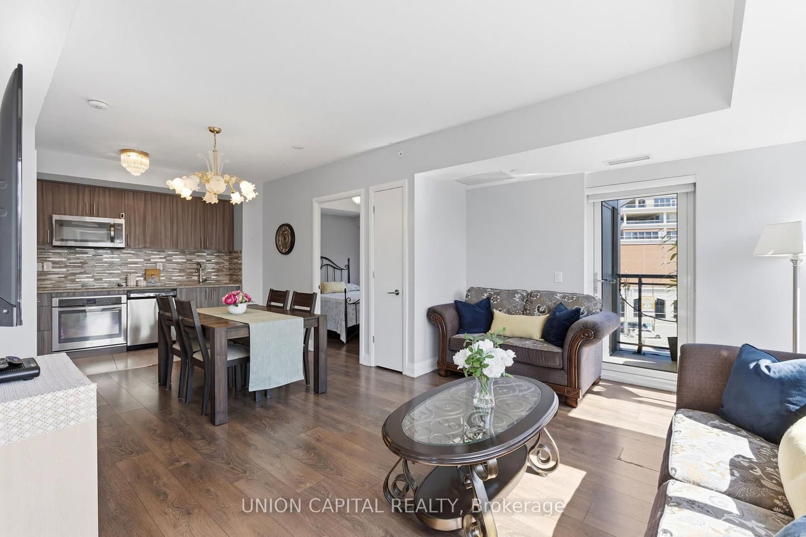 112 Woodbridge Avenue, Unit 412 - Image 6