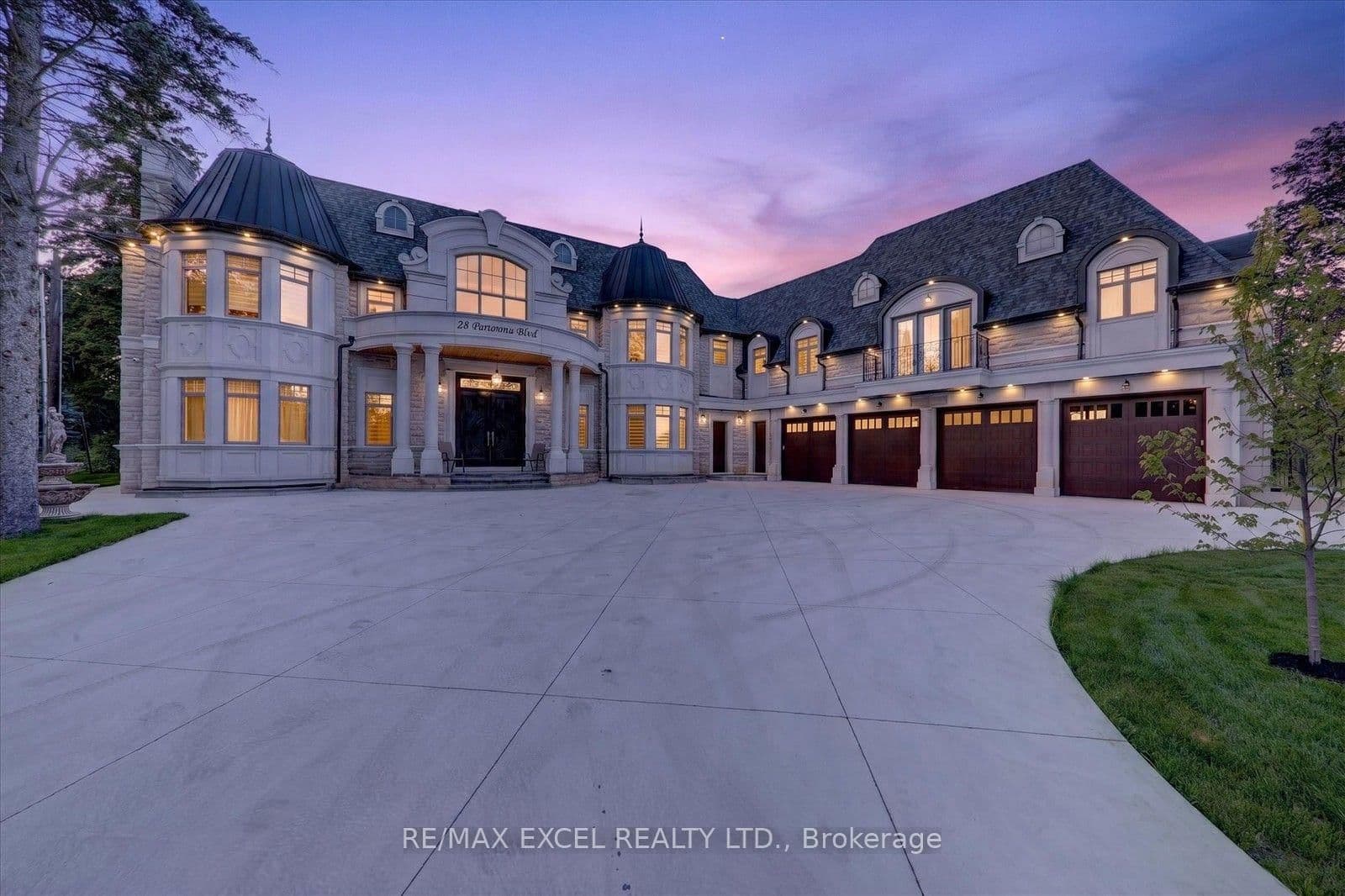 28 Personna Boulevard - Image 1