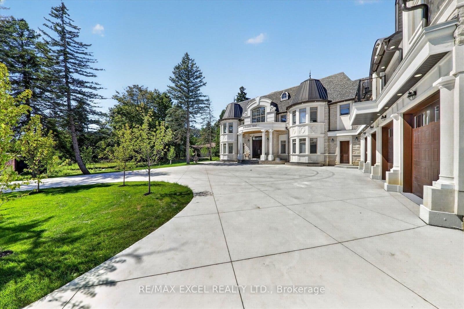 28 Personna Boulevard - Image 4