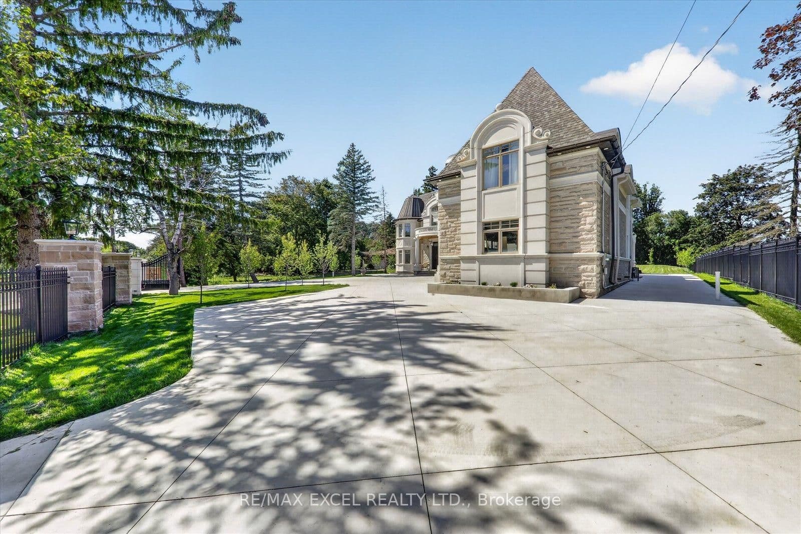 28 Personna Boulevard - Image 5