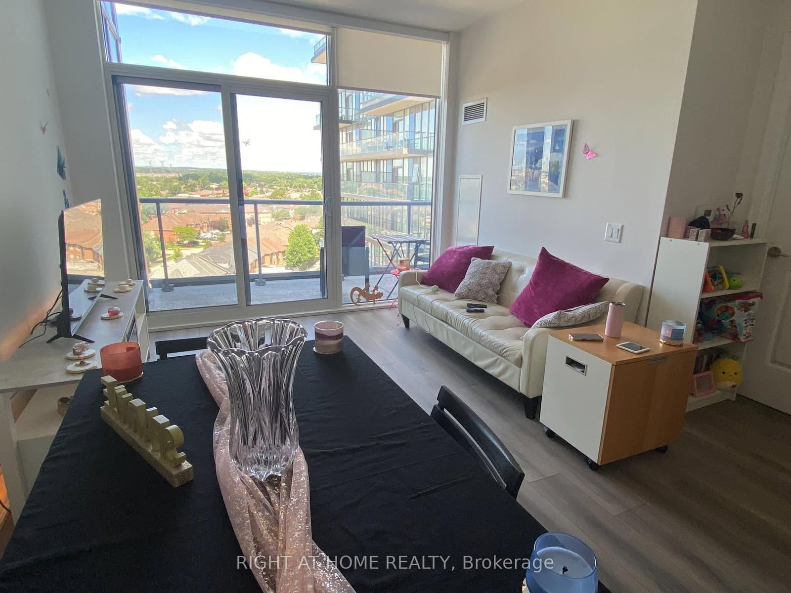 10 Gatineau Road, Unit 1007W - Image 4